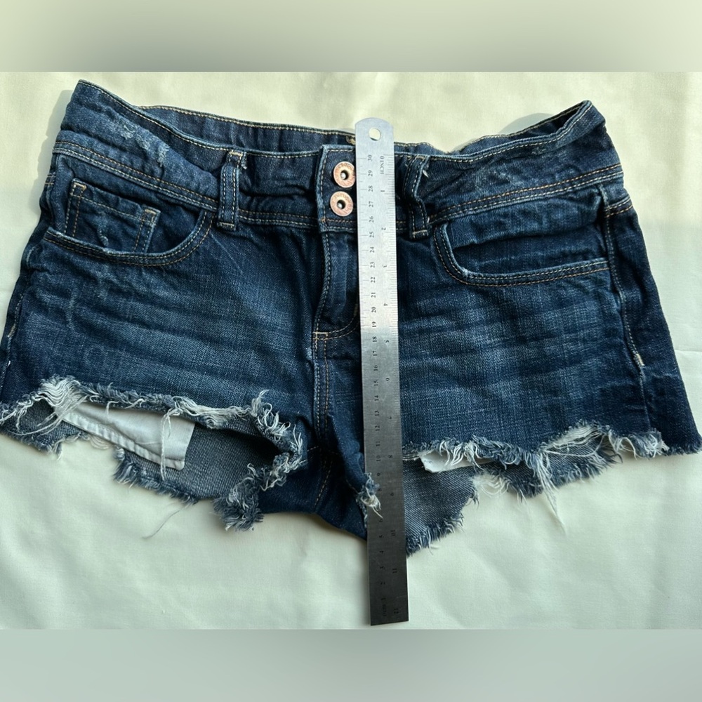 Refuge Shorts size 4
